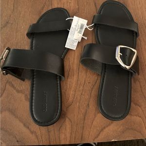 Old Navy, size 8 Black sandal, NWT